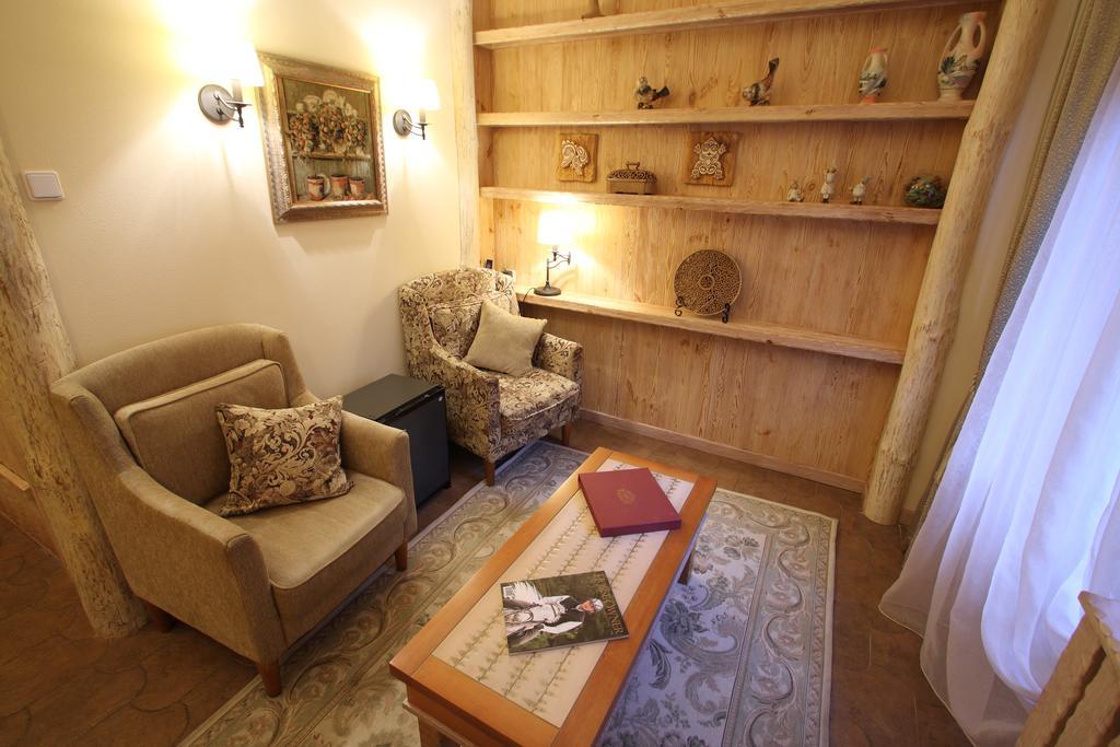 Park-Hotel Butenko Stable Protsev Bagian luar foto
