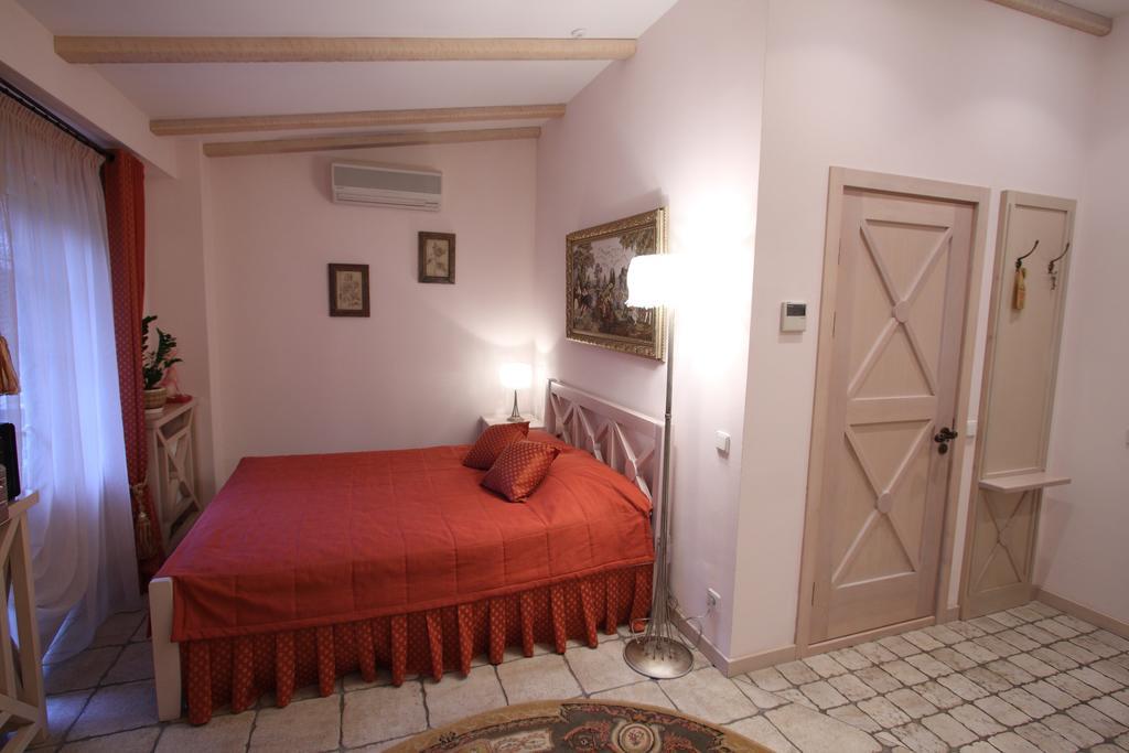 Park-Hotel Butenko Stable Protsev Bagian luar foto