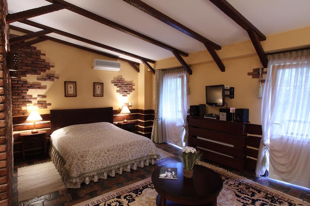 Park-Hotel Butenko Stable Protsev Bagian luar foto